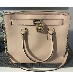 Gently used MK wallet&purse, inside is like new